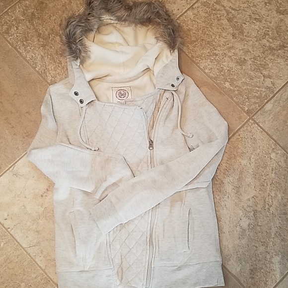 SO Tops - Zip up hoodie